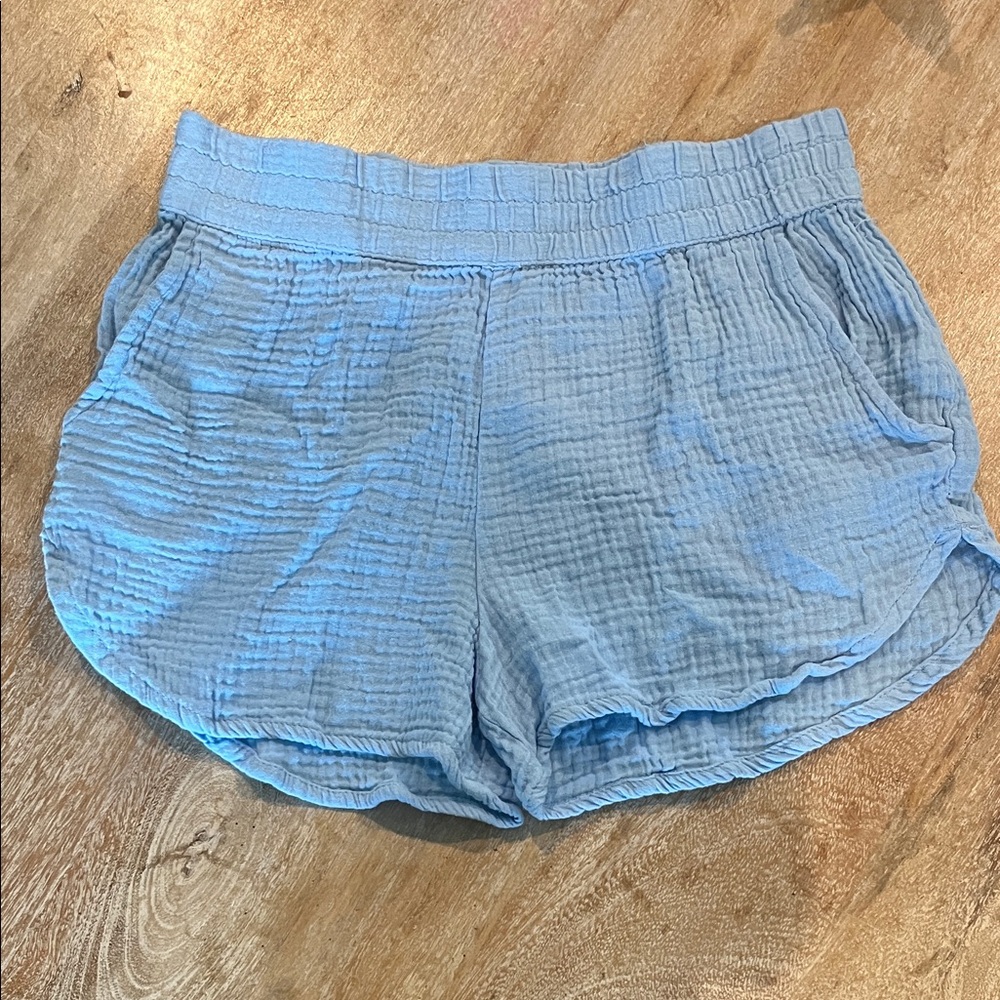 Blue Athletic Shorts with Elastic Waistband and Lightweight Fabric